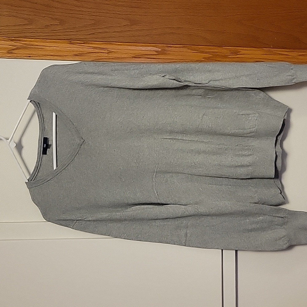 Men's Gap v neck sweater